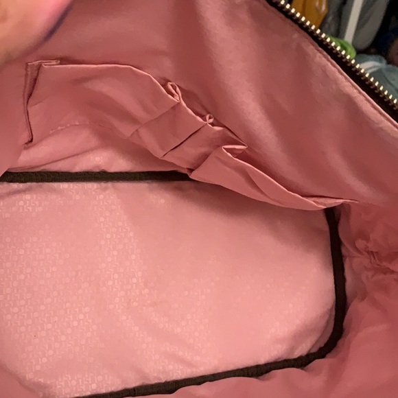 Tous - Picture 7 of 8